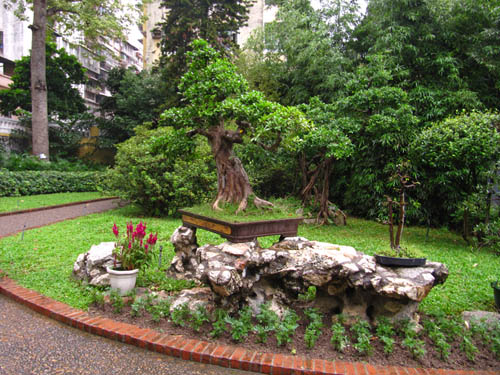 LOU LIM LOK GARDEN